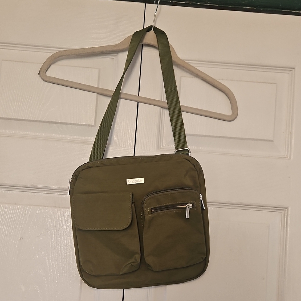 Baggalini Olive Green Crossbody Bag Or Shoulder Bag.